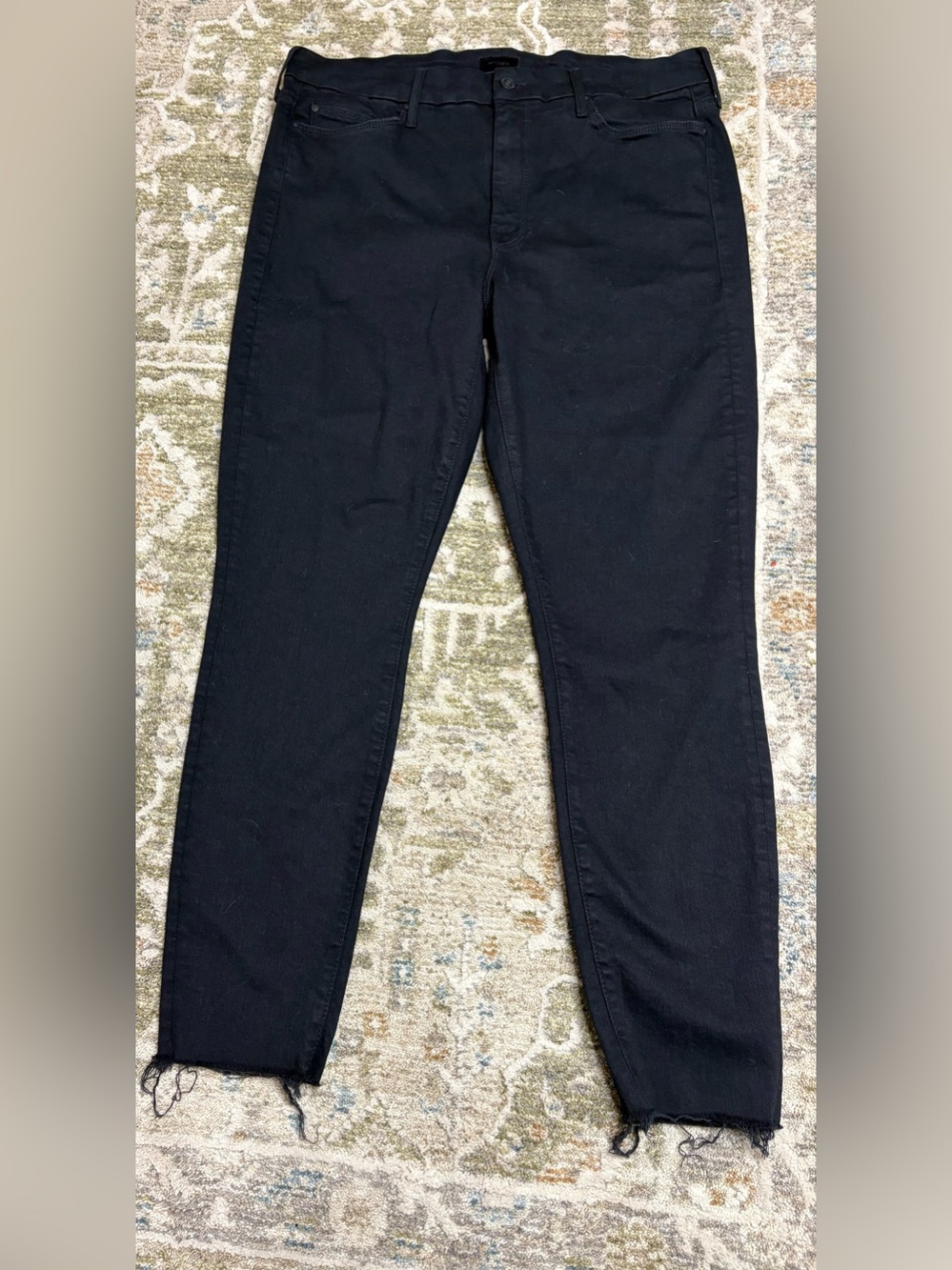 Mother Women’s Ankle Looker Fray Size 32